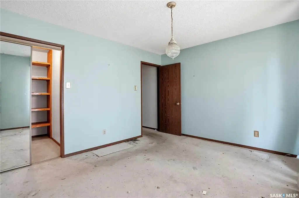 1625 Admiral Crescent Moose Jaw SK S6H 7N8