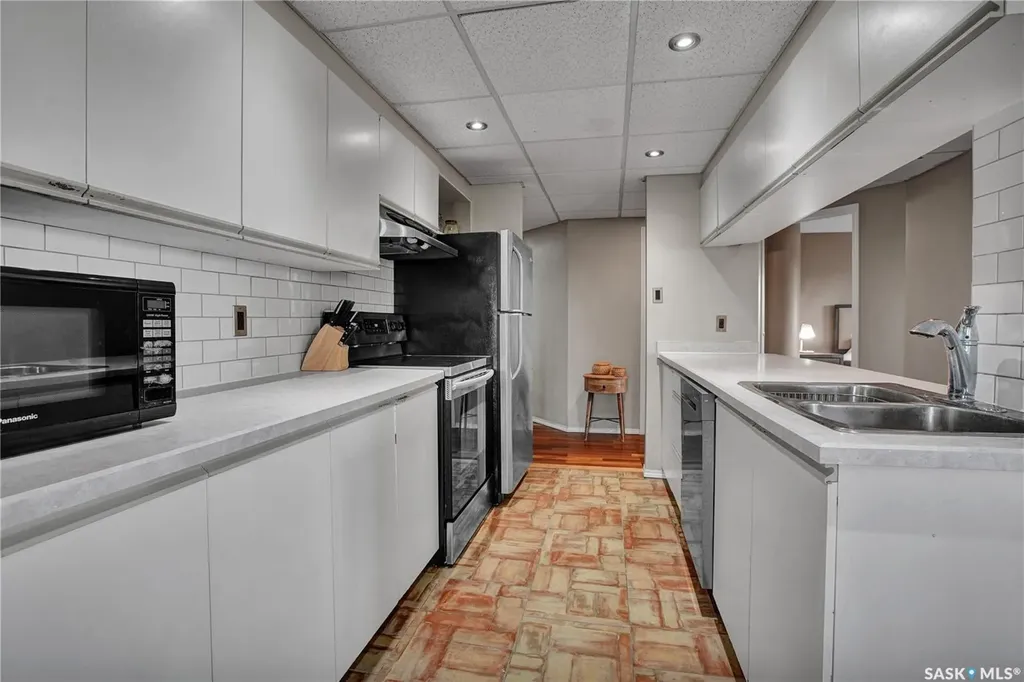 611 University Drive Saskatoon SK S7N 3Z1