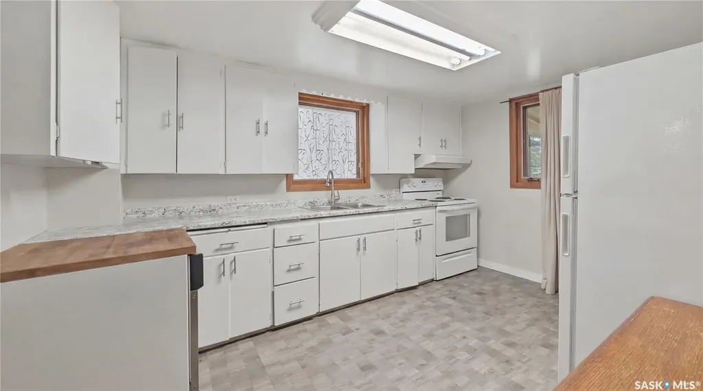 202 2nd Avenue E Rosetown SK S0L 2V0