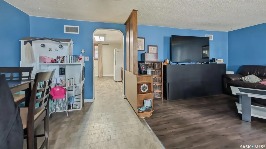 202 2nd Avenue E Rosetown SK S0L 2V0