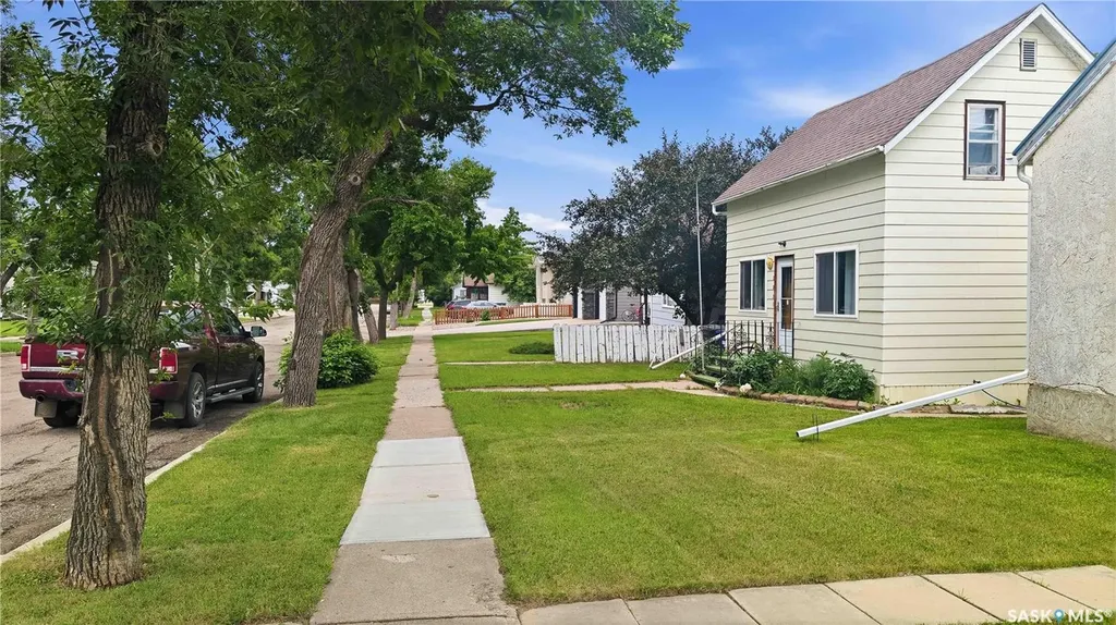 202 2nd Avenue E Rosetown SK S0L 2V0