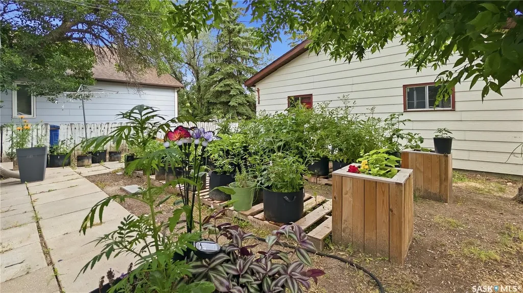 202 2nd Avenue E Rosetown SK S0L 2V0