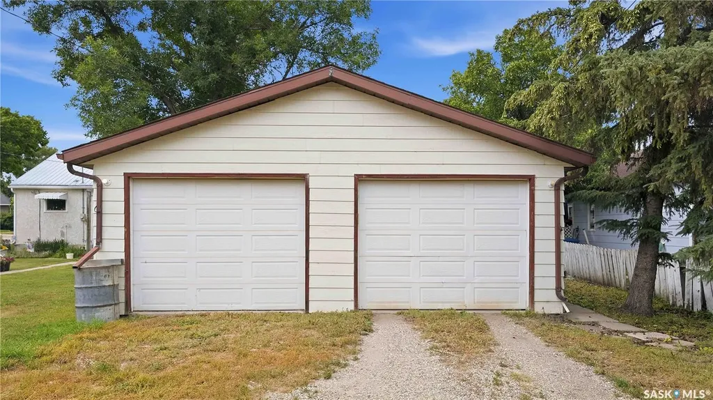 202 2nd Avenue E Rosetown SK S0L 2V0