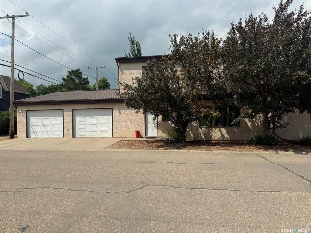 400 Grand Avenue Indian Head SK S0G 2K0