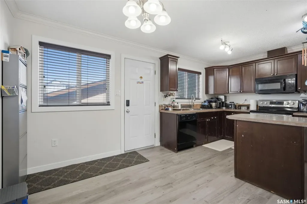 235 Rosewood Boulevard E Saskatoon SK S7V 0J3