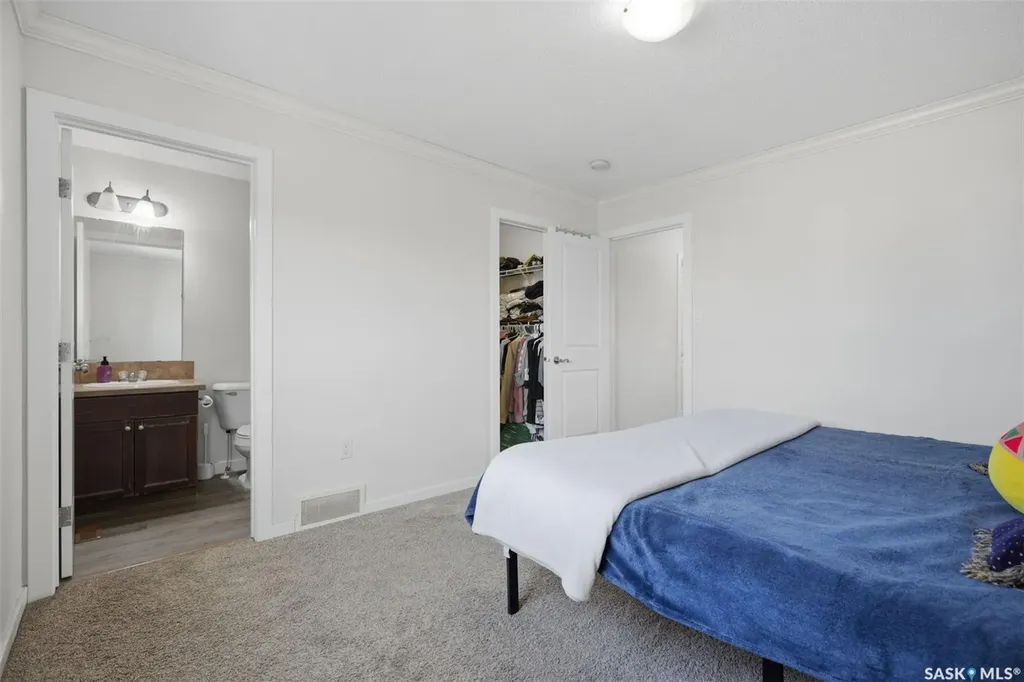 235 Rosewood Boulevard E Saskatoon SK S7V 0J3