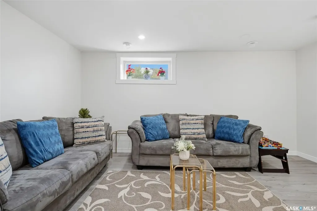235 Rosewood Boulevard E Saskatoon SK S7V 0J3