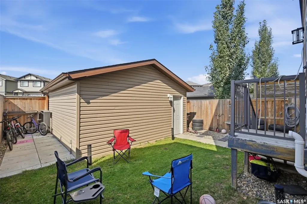 235 Rosewood Boulevard E Saskatoon SK S7V 0J3