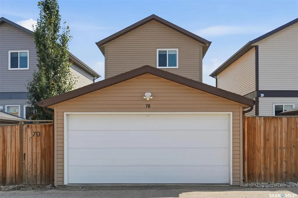 235 Rosewood Boulevard E Saskatoon SK S7V 0J3
