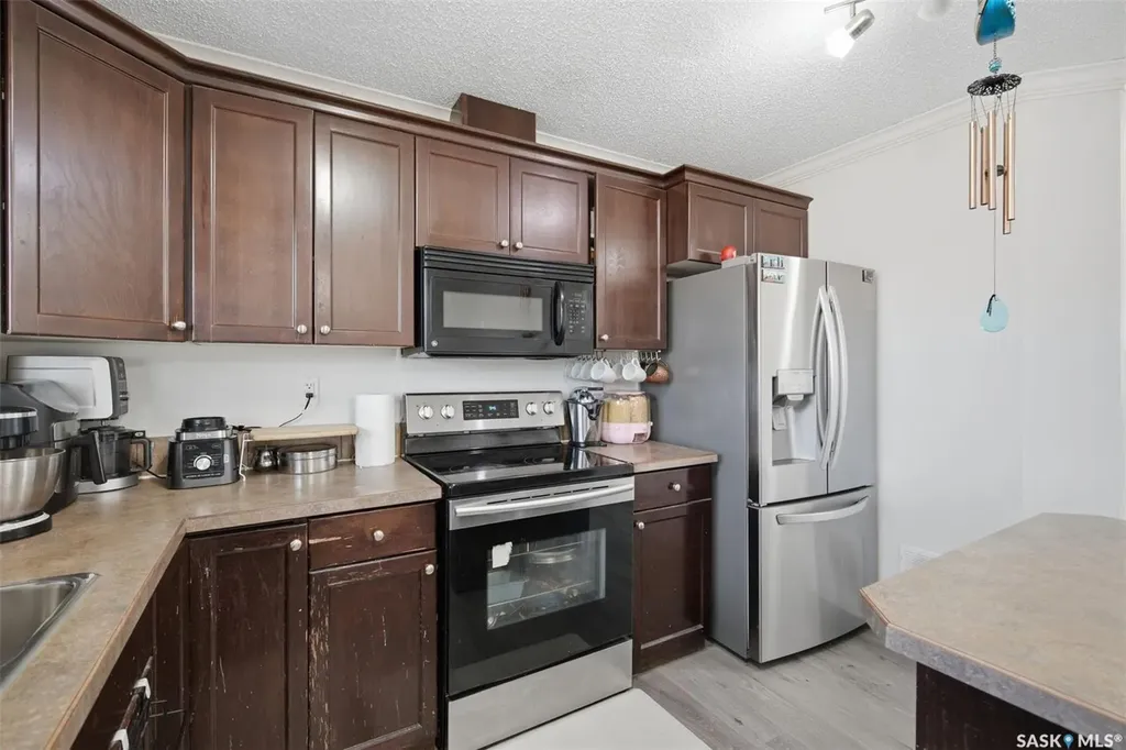 235 Rosewood Boulevard E Saskatoon SK S7V 0J3