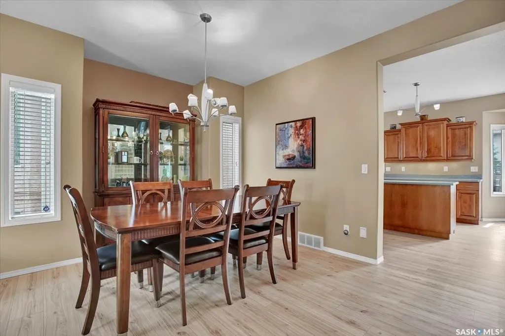 211 Brookshire Crescent Saskatoon SK S7V 1H1