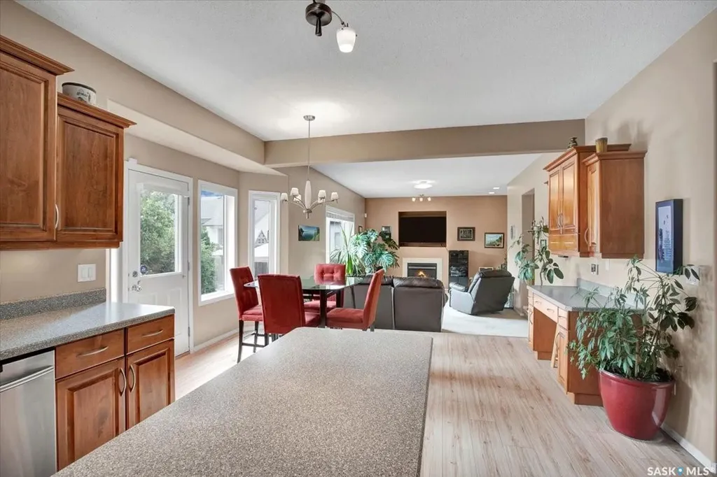 211 Brookshire Crescent Saskatoon SK S7V 1H1