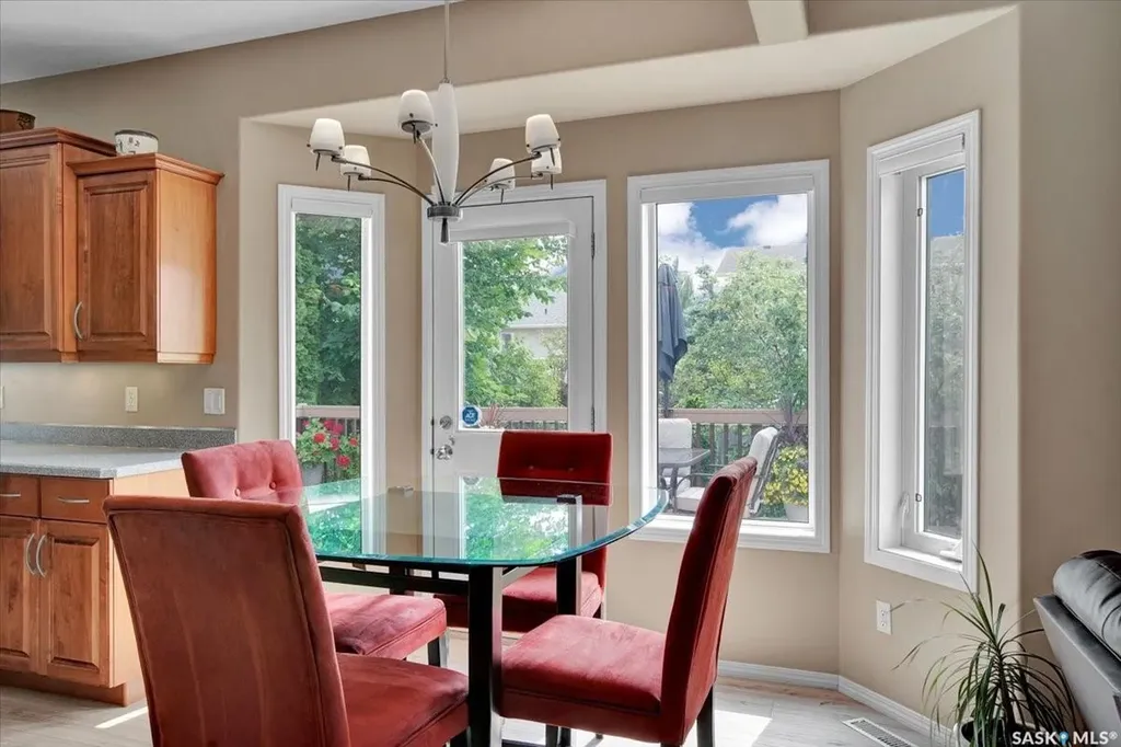 211 Brookshire Crescent Saskatoon SK S7V 1H1