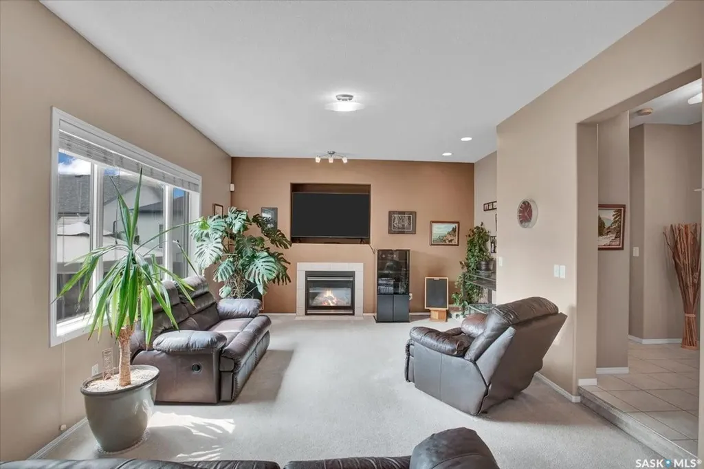 211 Brookshire Crescent Saskatoon SK S7V 1H1