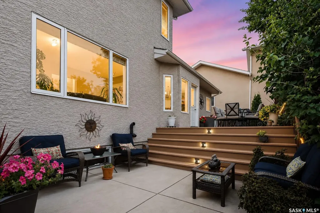 211 Brookshire Crescent Saskatoon SK S7V 1H1
