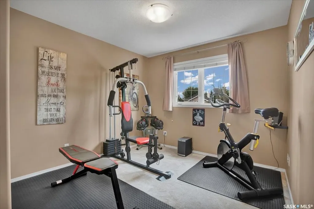 211 Brookshire Crescent Saskatoon SK S7V 1H1
