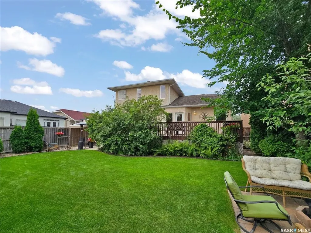 211 Brookshire Crescent Saskatoon SK S7V 1H1