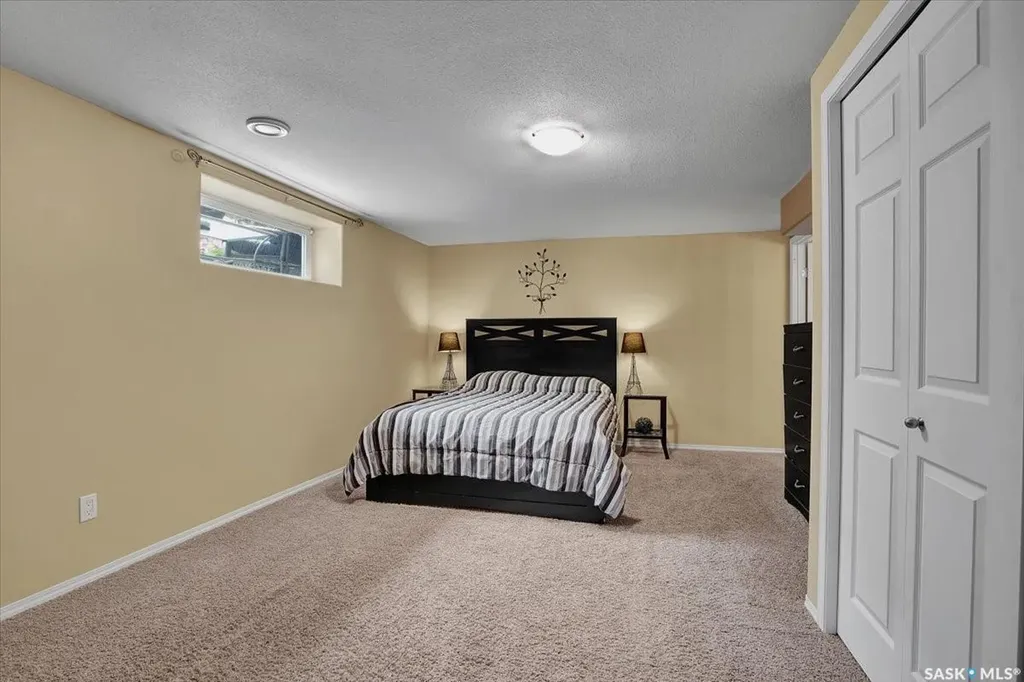211 Brookshire Crescent Saskatoon SK S7V 1H1