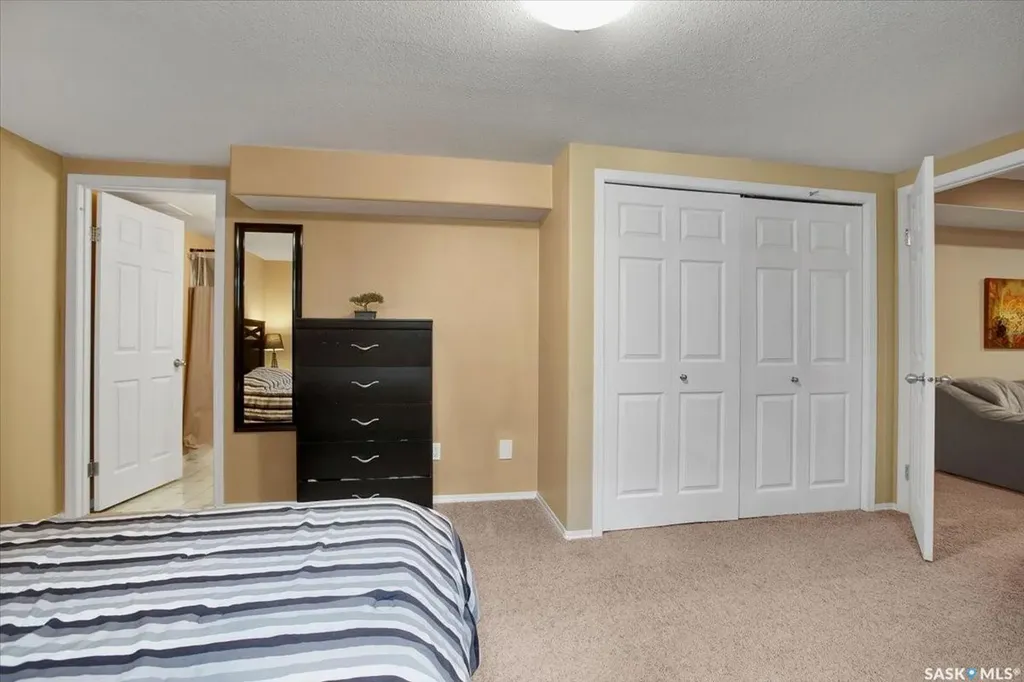 211 Brookshire Crescent Saskatoon SK S7V 1H1