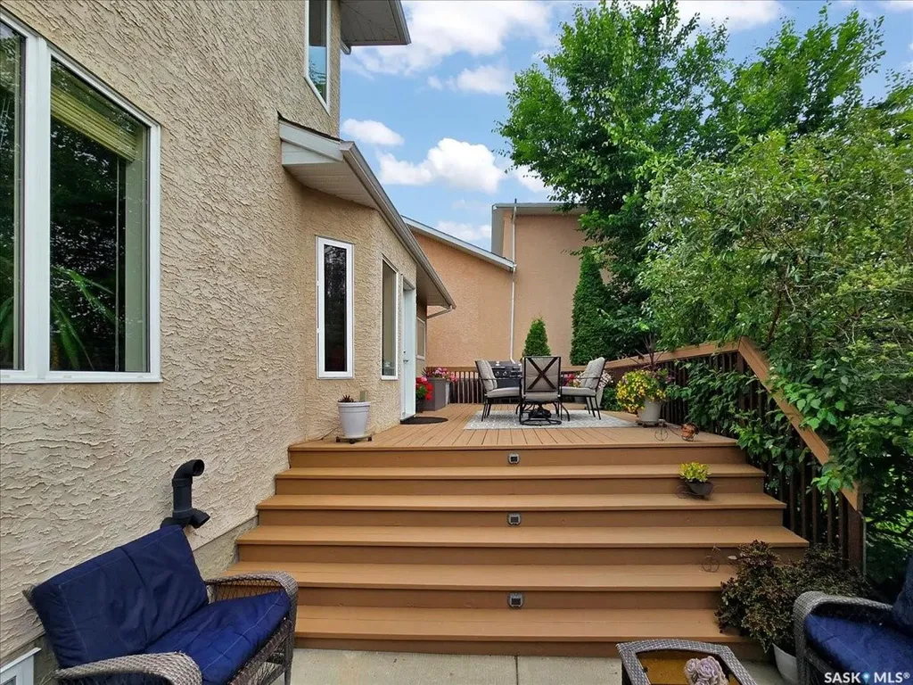 211 Brookshire Crescent Saskatoon SK S7V 1H1