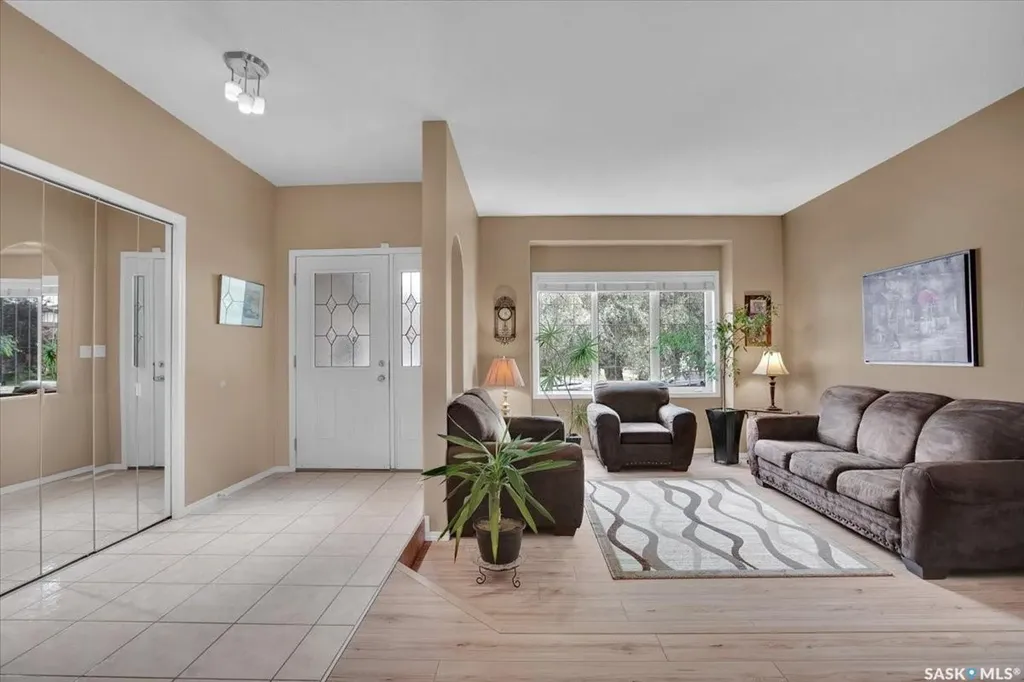 211 Brookshire Crescent Saskatoon SK S7V 1H1
