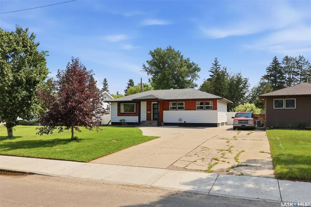 2321 Mckinnon Avenue S Saskatoon SK S7N 1N7