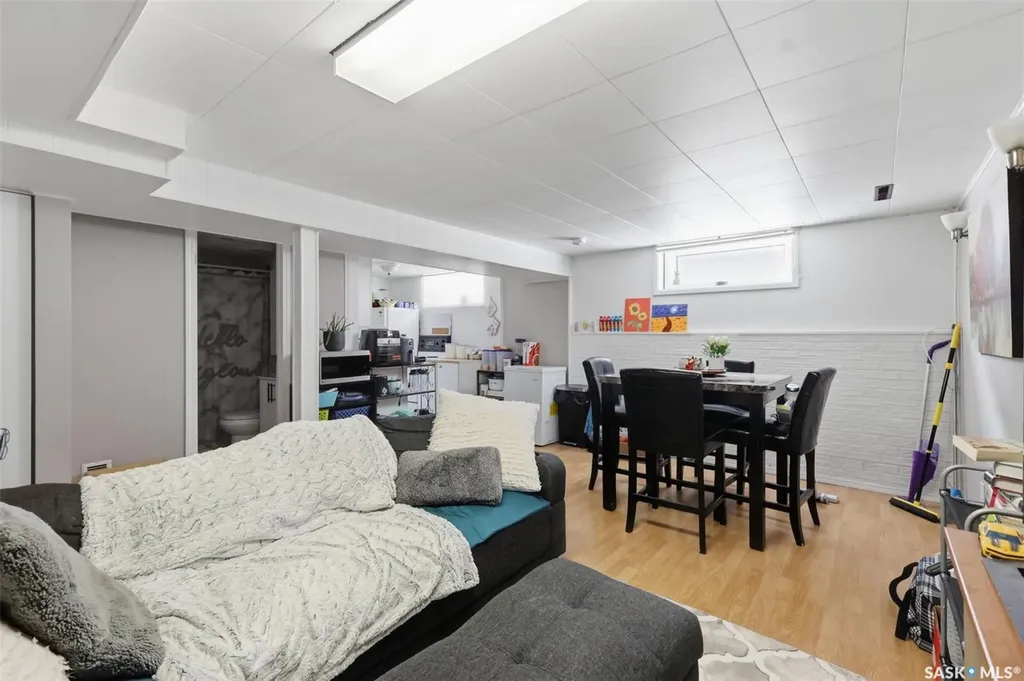 2321 Mckinnon Avenue S Saskatoon SK S7N 1N7