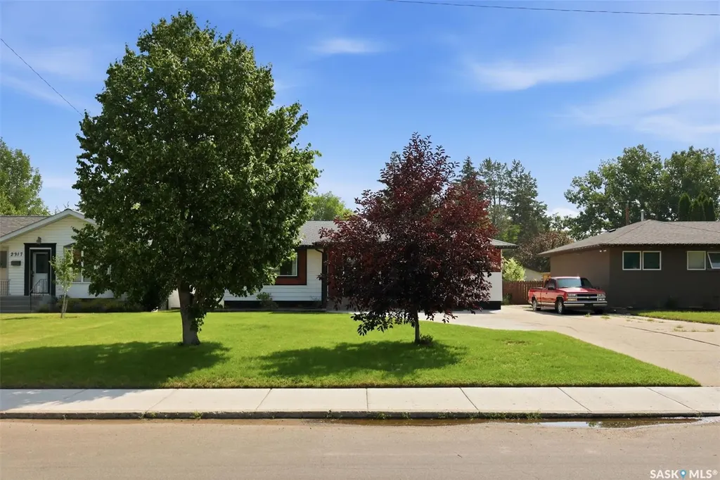 2321 Mckinnon Avenue S Saskatoon SK S7N 1N7