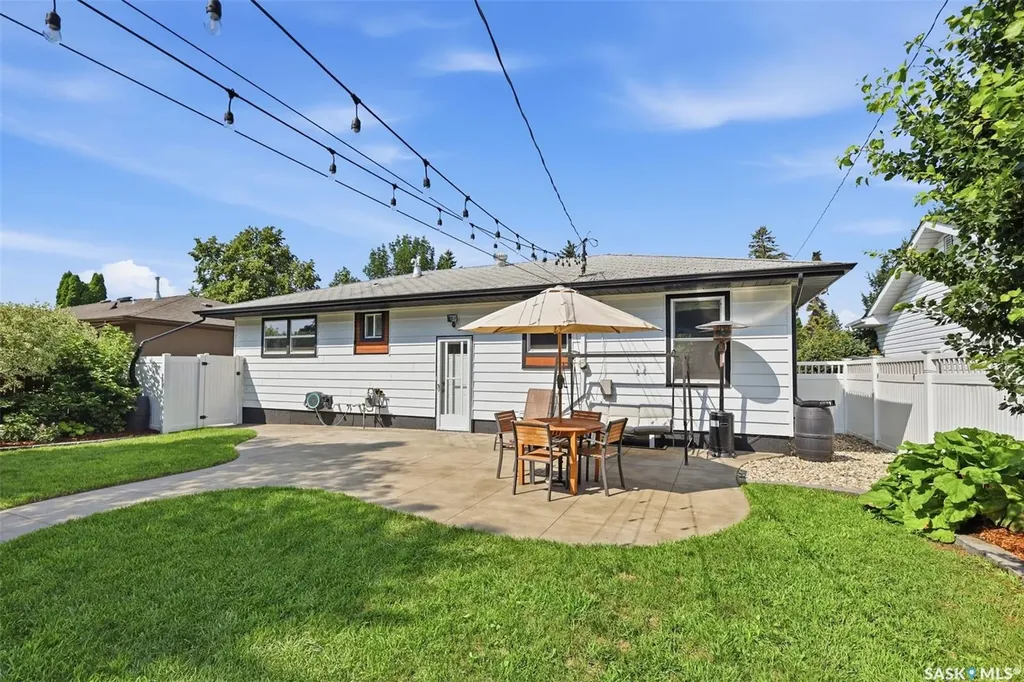 2321 Mckinnon Avenue S Saskatoon SK S7N 1N7
