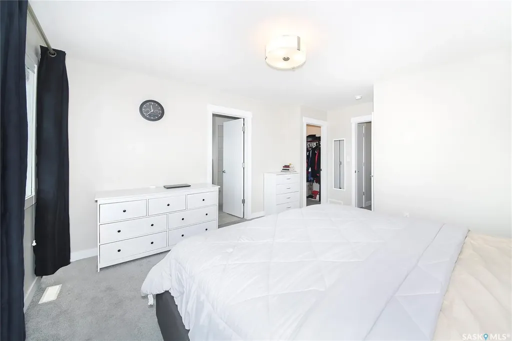 303 Delainey Manor Saskatoon SK S7V 0N4