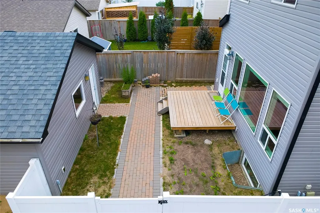 303 Delainey Manor Saskatoon SK S7V 0N4