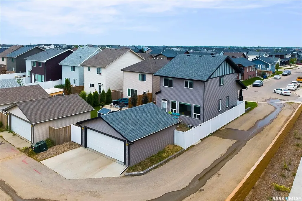 303 Delainey Manor Saskatoon SK S7V 0N4