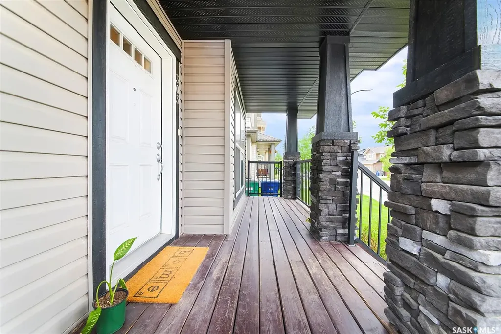 303 Delainey Manor Saskatoon SK S7V 0N4