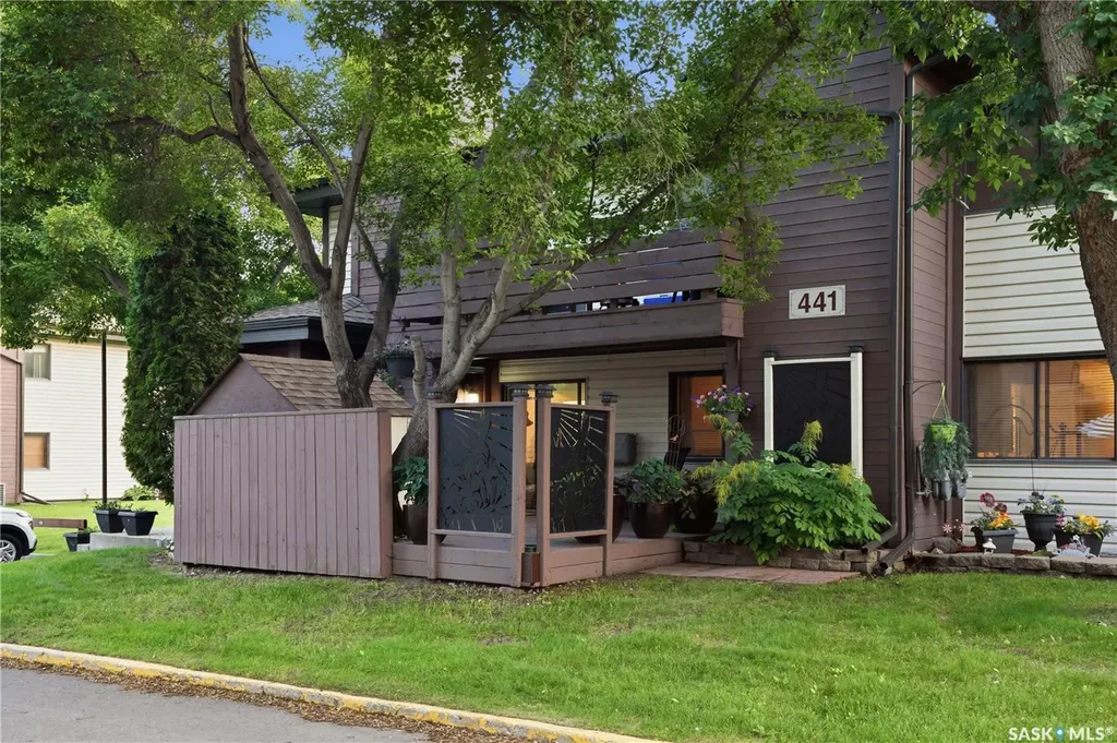 441 Pendygrasse Road Saskatoon SK S7M 5C1