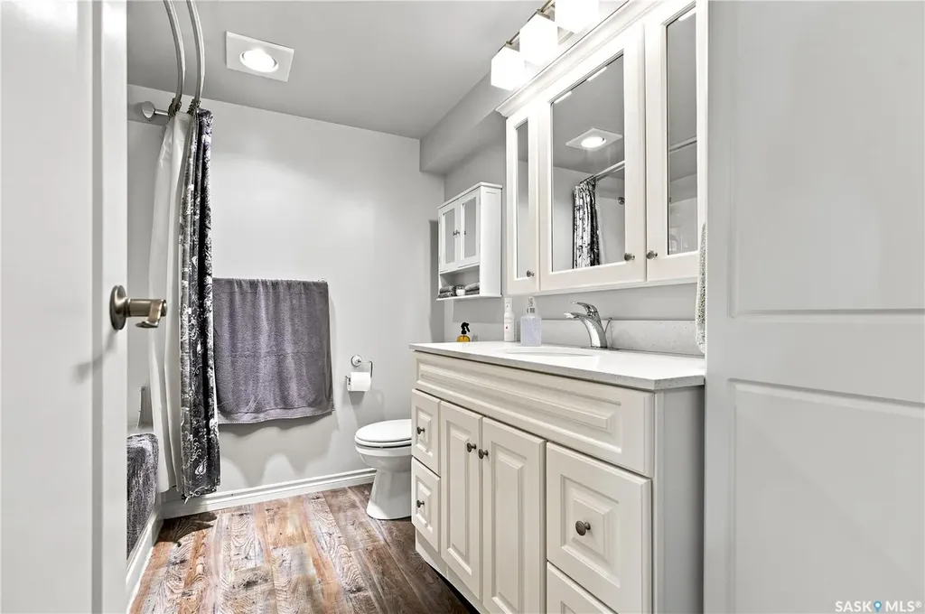 441 Pendygrasse Road Saskatoon SK S7M 5C1