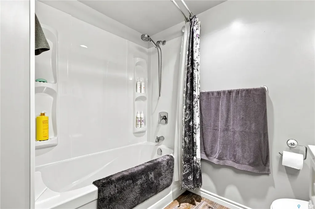 441 Pendygrasse Road Saskatoon SK S7M 5C1