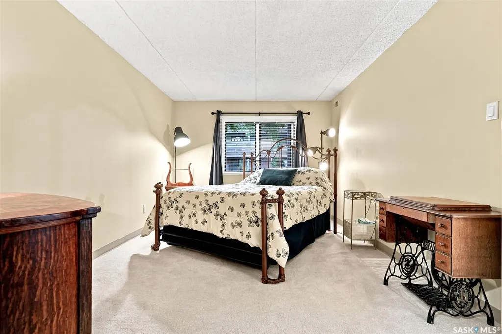 441 Pendygrasse Road Saskatoon SK S7M 5C1