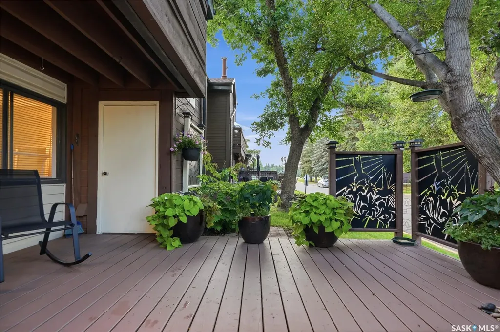 441 Pendygrasse Road Saskatoon SK S7M 5C1