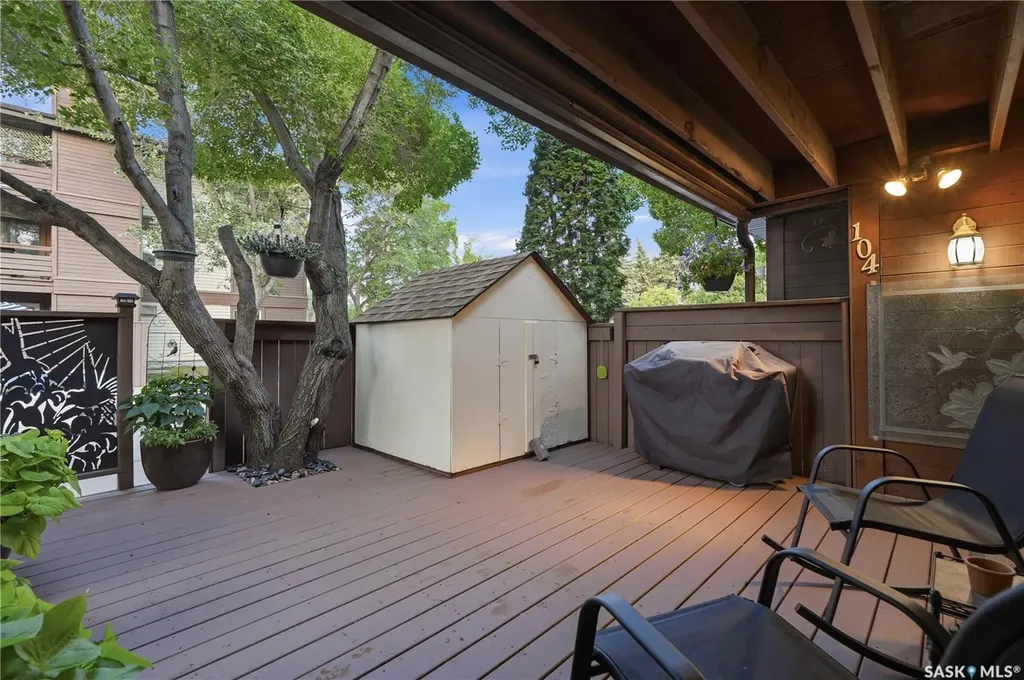 441 Pendygrasse Road Saskatoon SK S7M 5C1