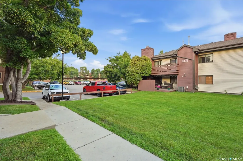 441 Pendygrasse Road Saskatoon SK S7M 5C1