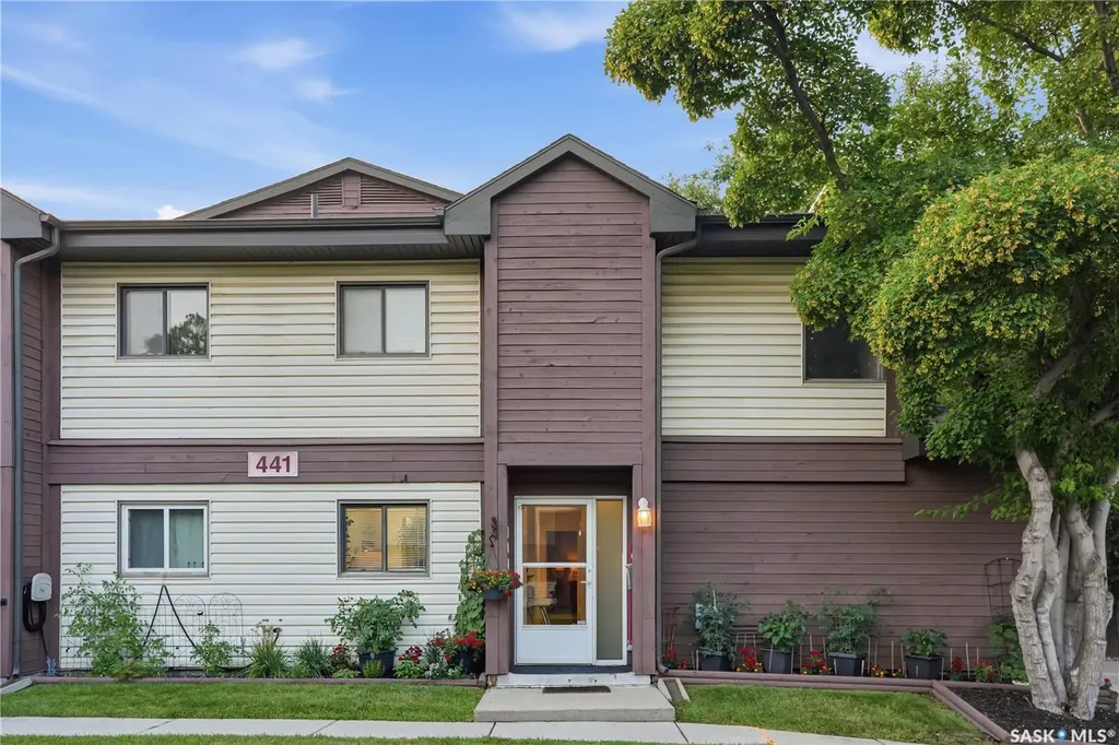 441 Pendygrasse Road Saskatoon SK S7M 5C1
