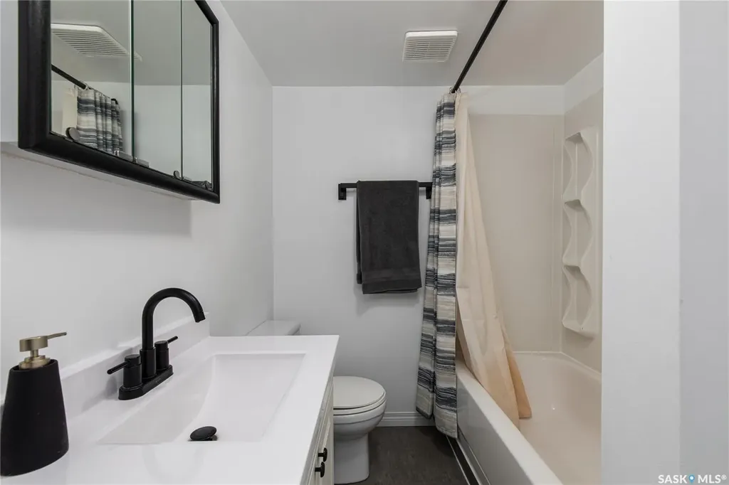 218 Coteau Street W Moose Jaw SK S6H 5C7