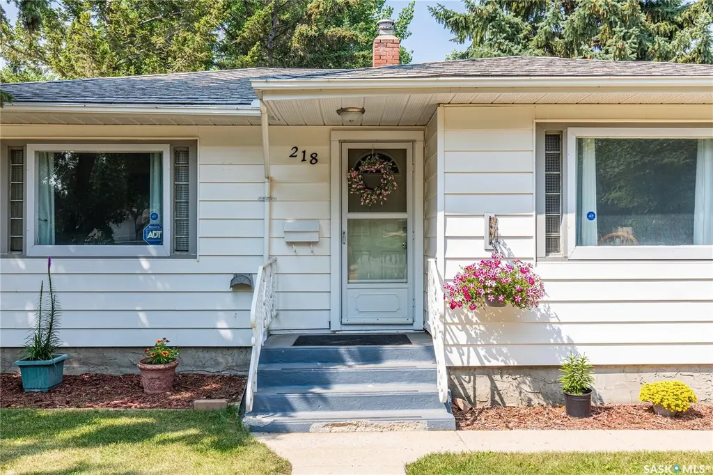218 Coteau Street W Moose Jaw SK S6H 5C7