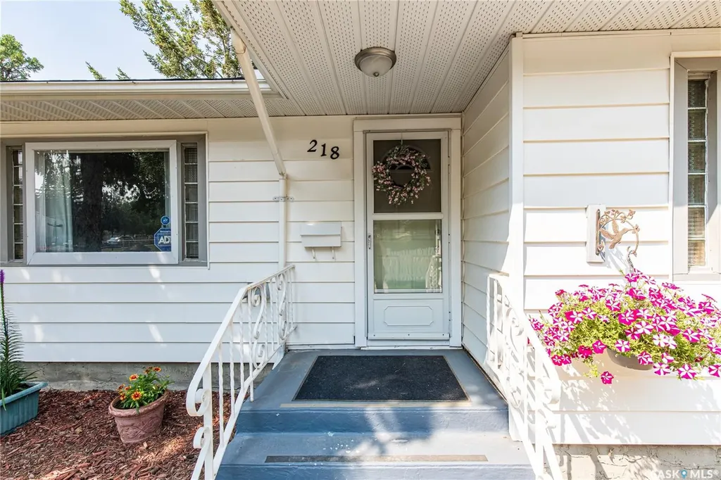 218 Coteau Street W Moose Jaw SK S6H 5C7