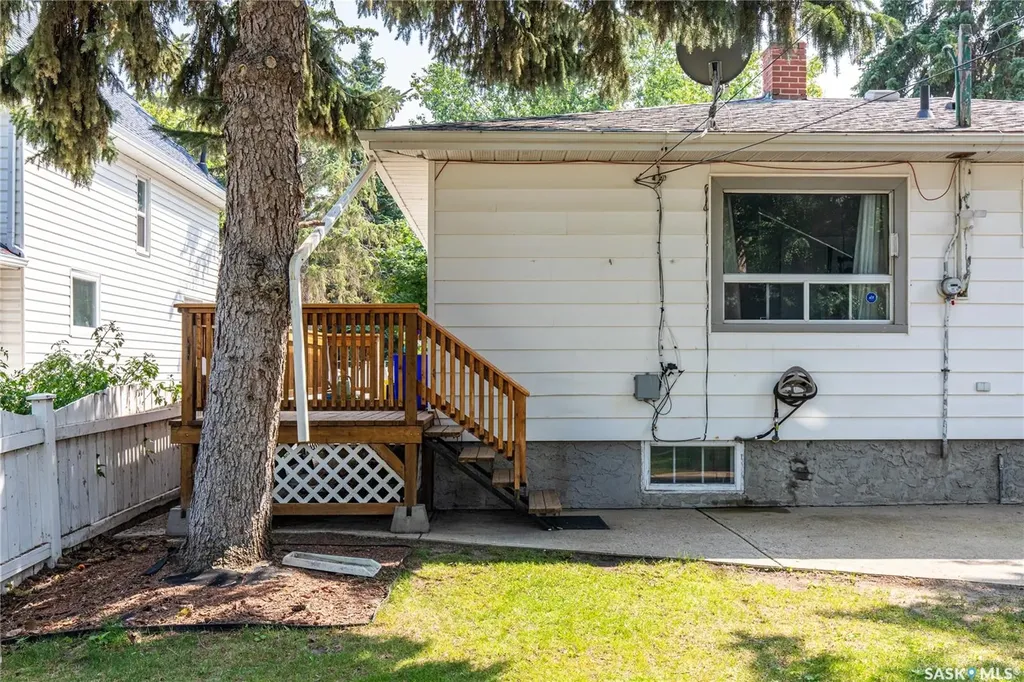 218 Coteau Street W Moose Jaw SK S6H 5C7