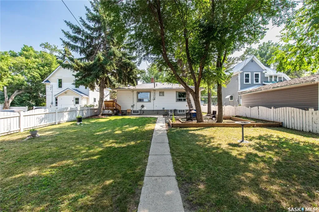 218 Coteau Street W Moose Jaw SK S6H 5C7