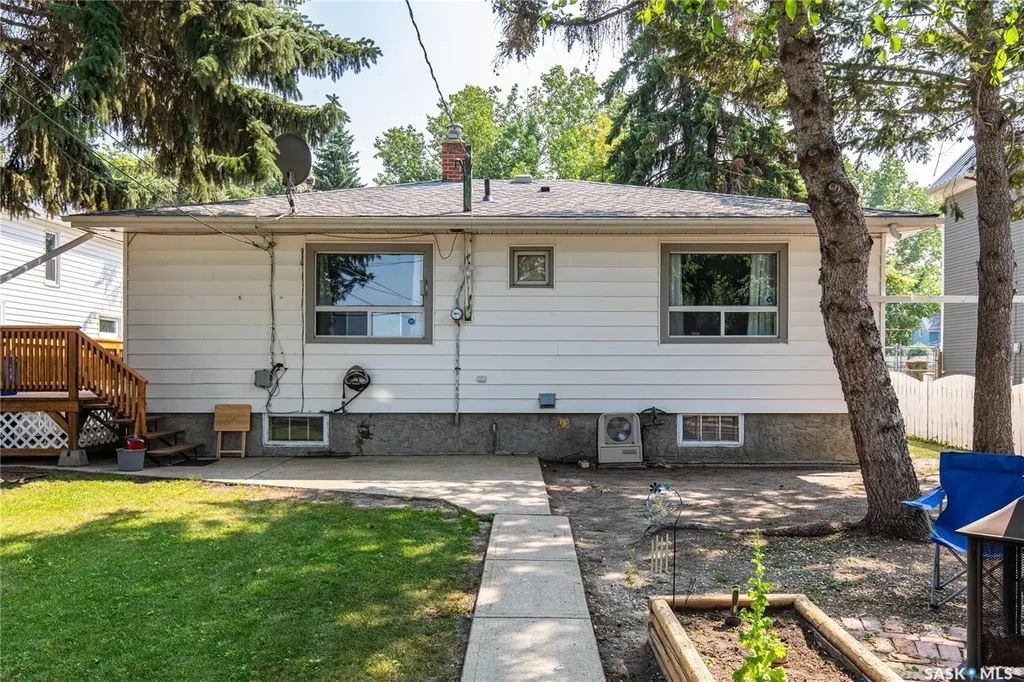 218 Coteau Street W Moose Jaw SK S6H 5C7