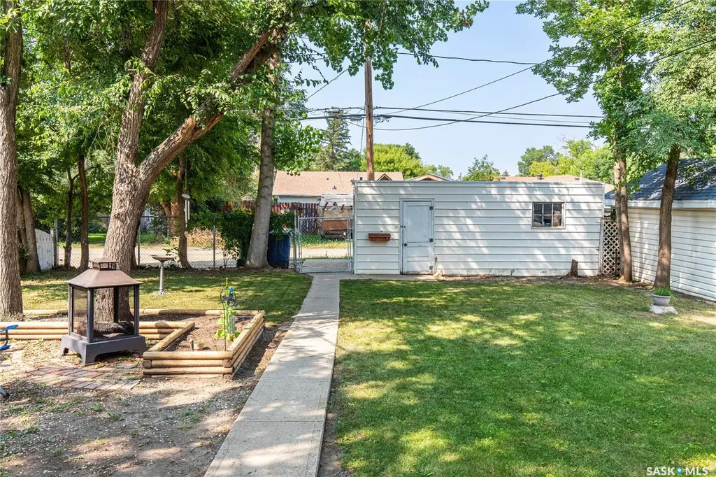 218 Coteau Street W Moose Jaw SK S6H 5C7
