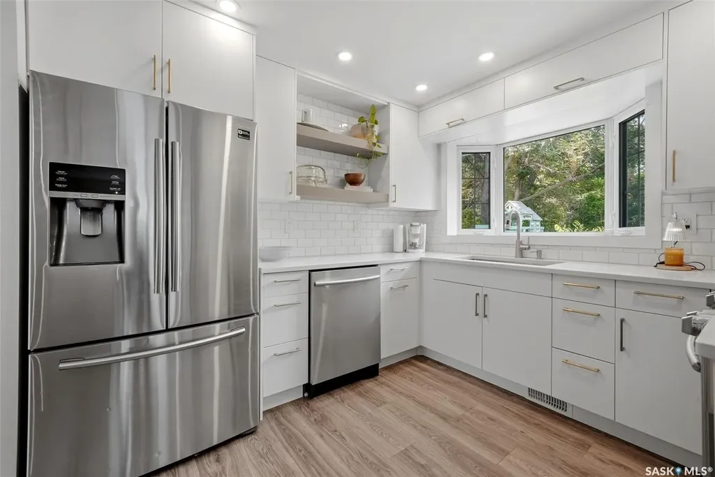 3 Woodlawn Place Regina SK S4S 5M9