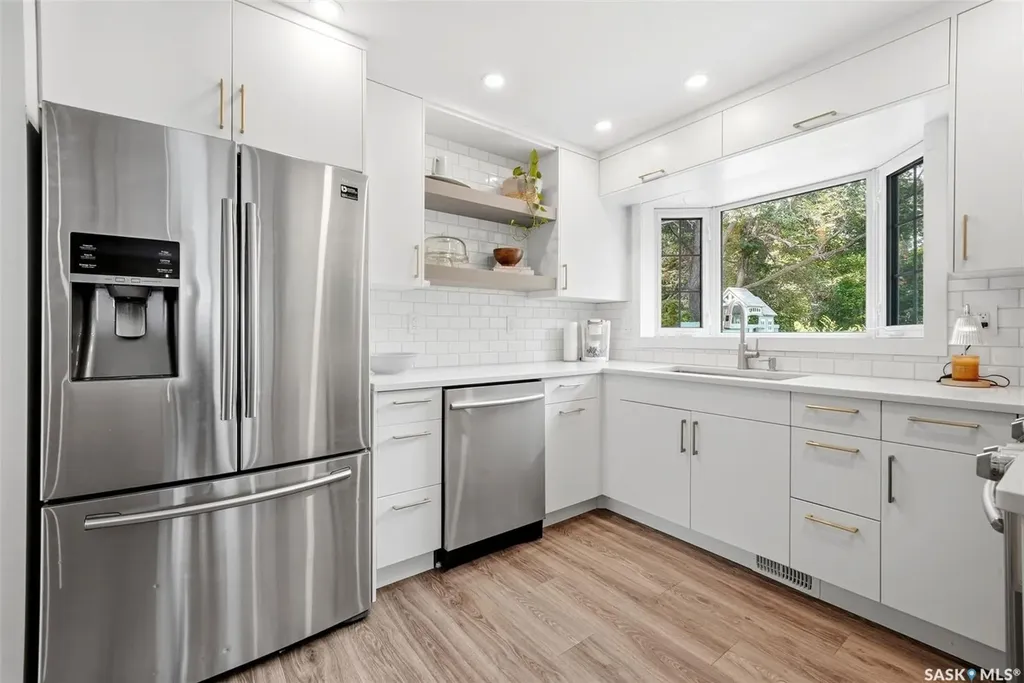 3 Woodlawn Place Regina SK S4S 5M9